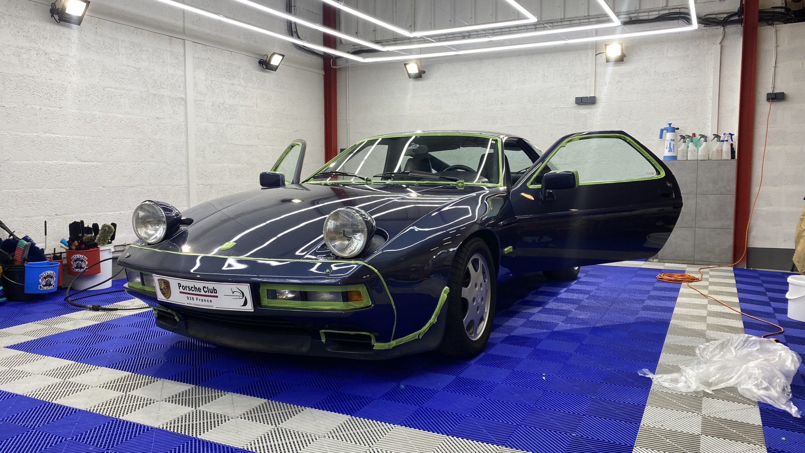 Porsche 928 : car staging à Trappes (78)
